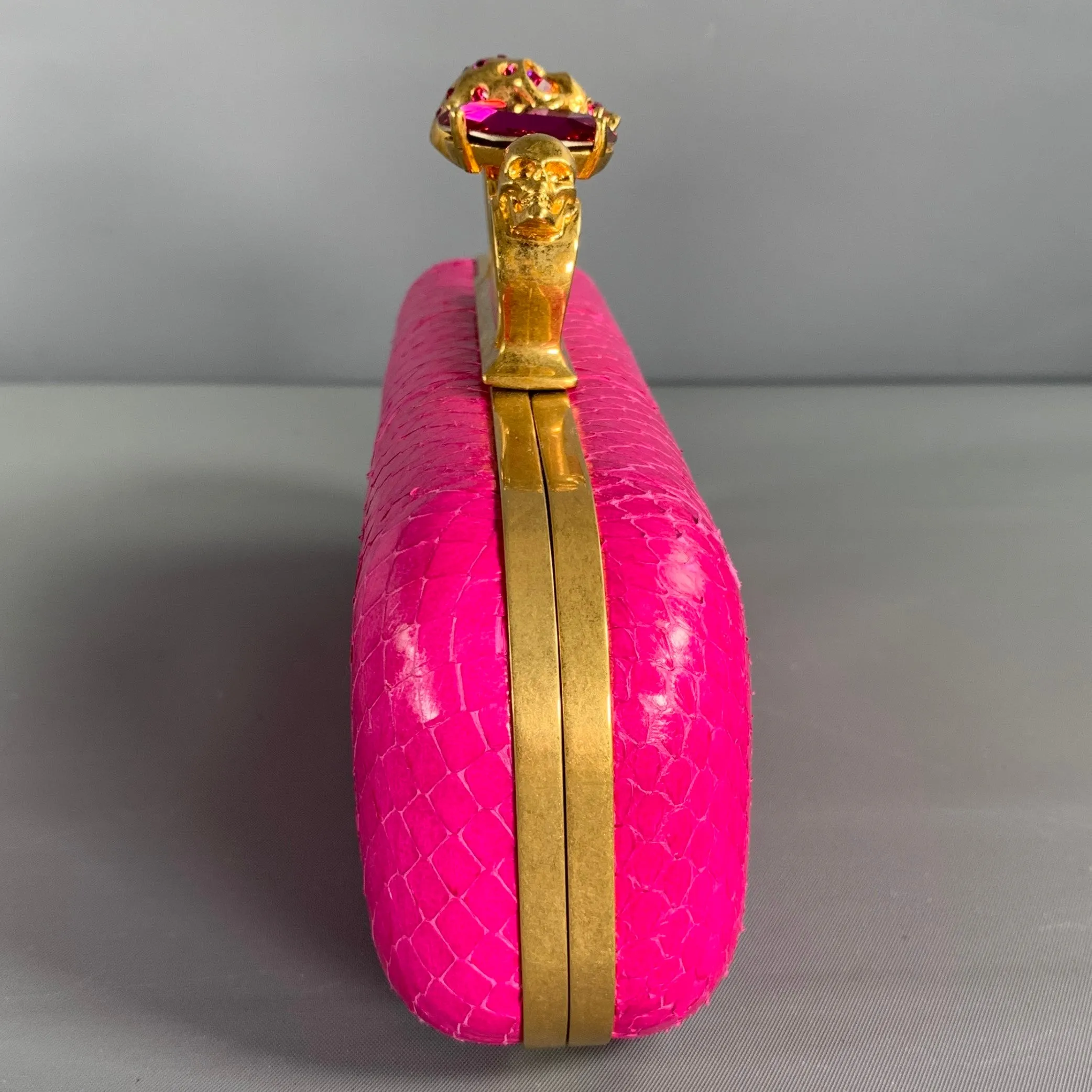 ALEXANDER MCQUEEN Gold Fuchsia Snake Skin Metal Clutch Handbag & Leather Goods