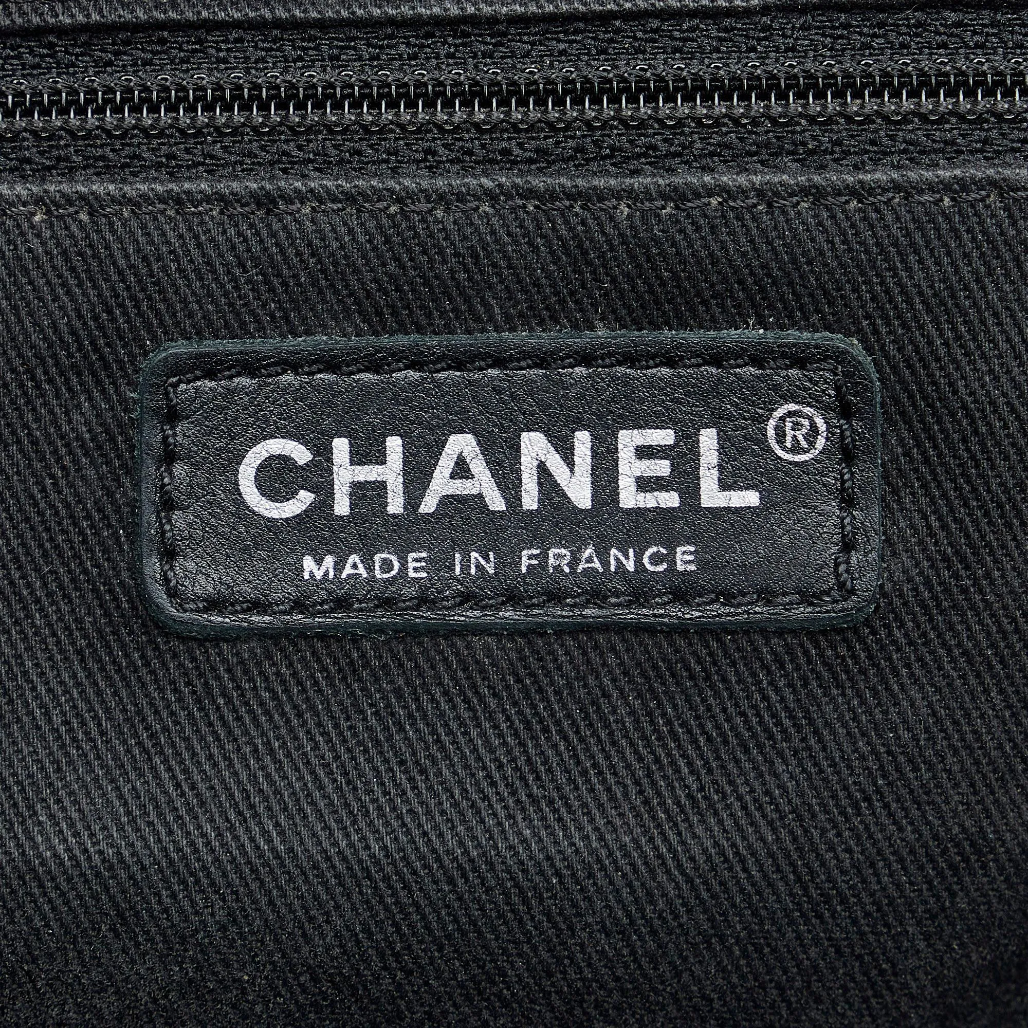 Chanel Chevron Shoulder Bag (SHG-DaaW3z)