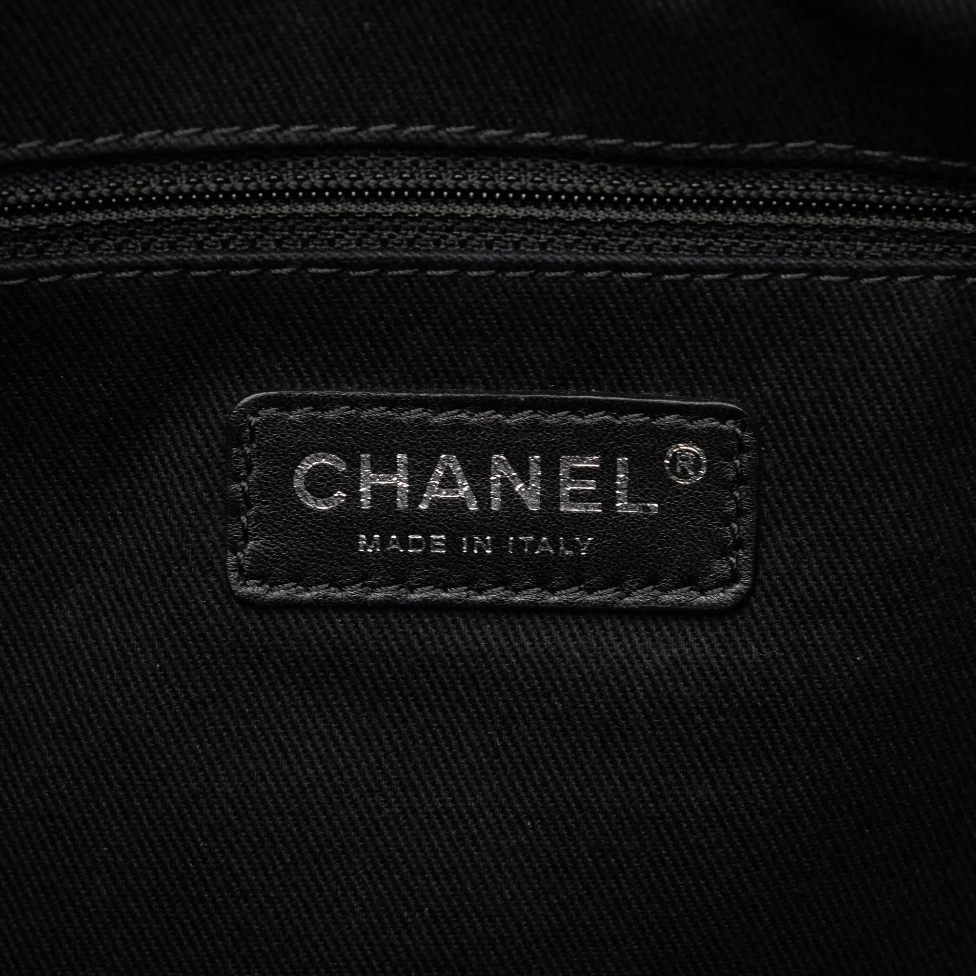 Chanel Large Caviar Chic Shopping Tote (SHG-apkgpU)