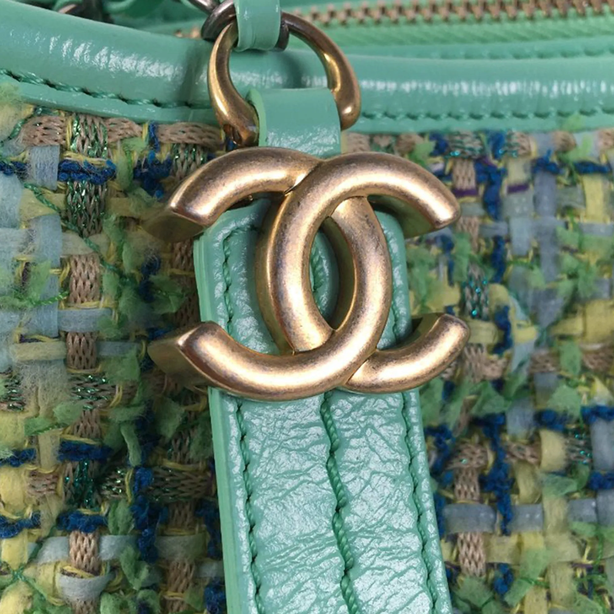 Chanel Medium Tweed Gabrielle Crossbody Crossbody Bag