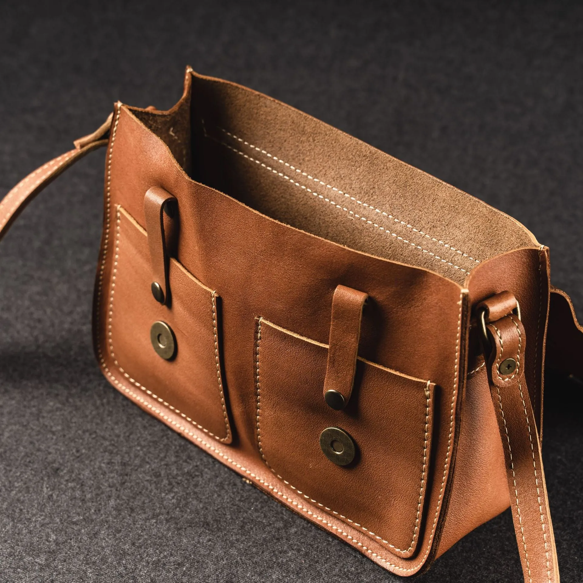 YAAGLE Female Portable Real Leather Flap Shoulder Handbag YG7116